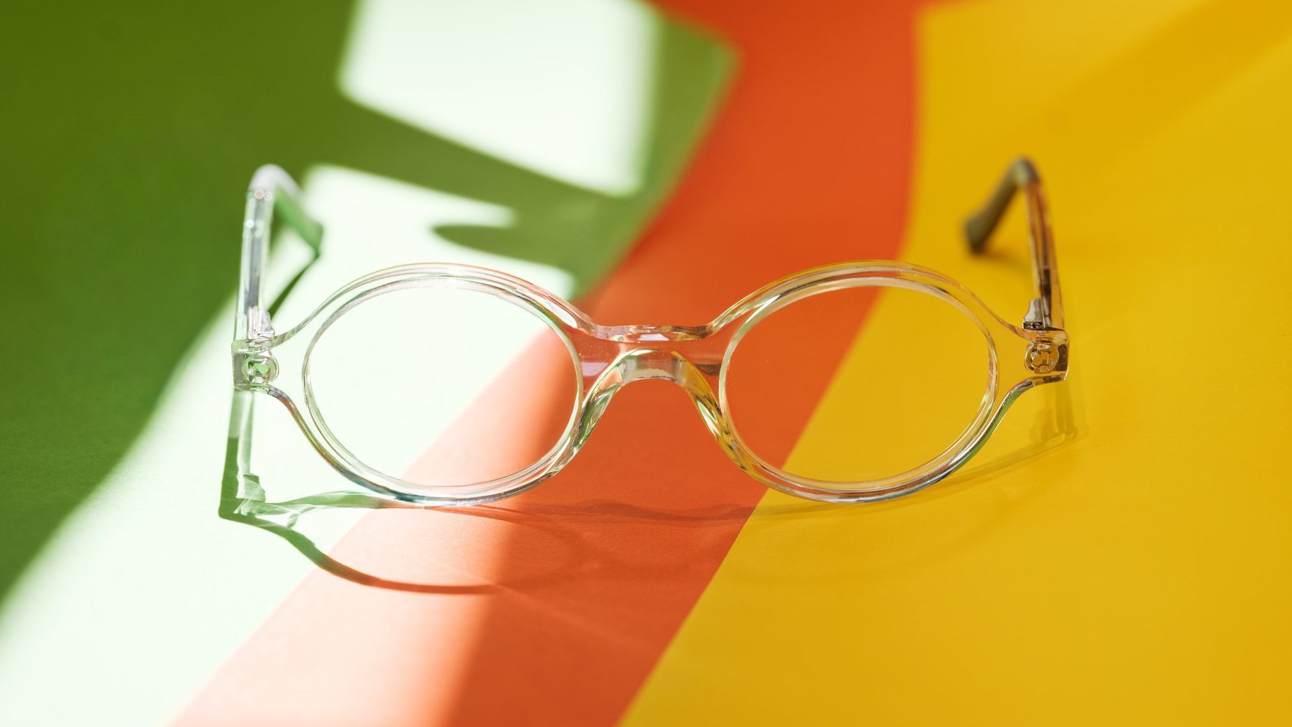 How to choose the right glasses for your child?